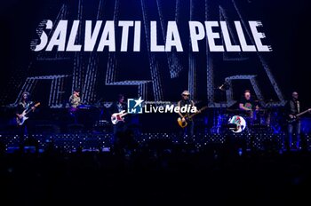 2023-12-04 - Ligabue - LIGABUE - INDOOR TOUR 2023 - DEDICATO A NOI - CONCERTS - ITALIAN SINGER AND ARTIST