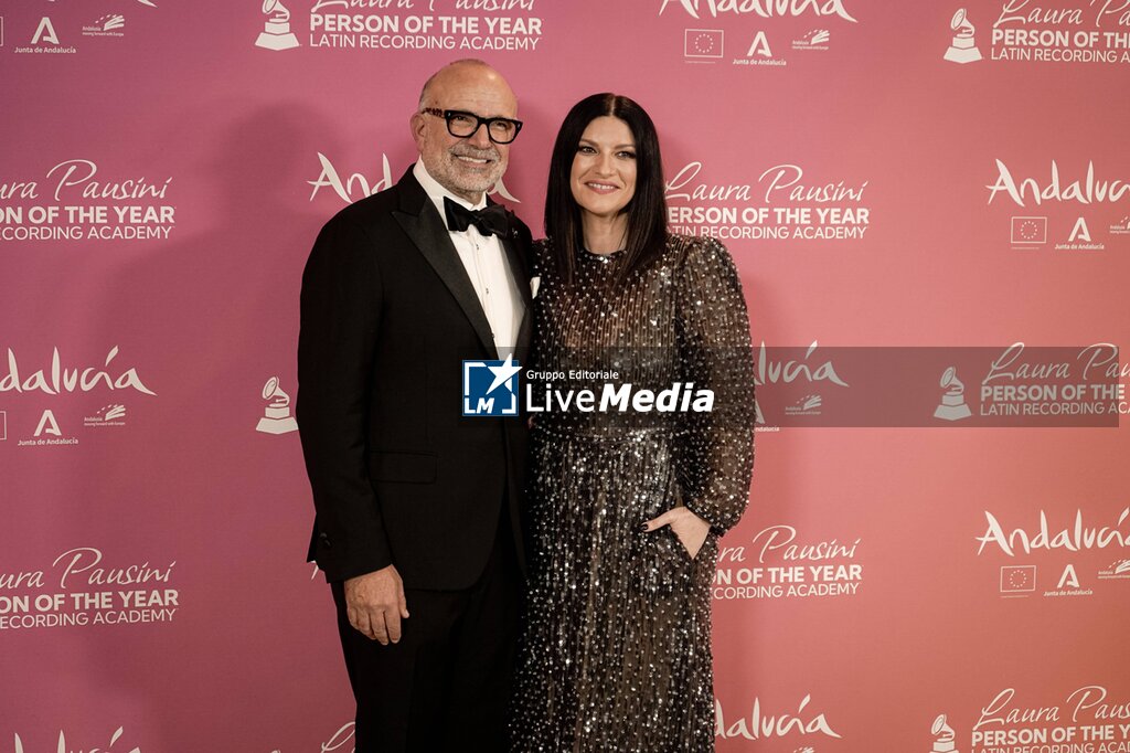 Laura Pausini participa en evento Pre-Grammy Latinos en Sevilla - SHOWS - ITALIAN SINGER AND ARTIST