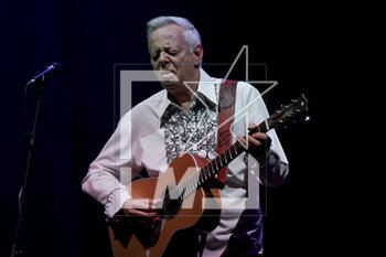 2023-03-30 - Tommy Emmanuel performs during the live concert at Auditorium Parco della Musica in Rome, Italy, on March 30, 2023 - TOMMY EMMANUEL WITH SPECIAL GUEST MIKE DAWES - CONCERTS - SINGER AND ARTIST