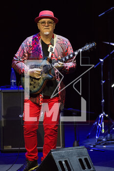 31/03/2023 - Australian jazz/fusion guitarist Frank Gambale during the Frank Gambale & All Stars Band concert in Rome, Italy on March 31, 2023 - FRANK GAMBALE & ALL STARS BAND - CONCERT - CONCERTI - CANTANTI E ARTISTI STRANIERI