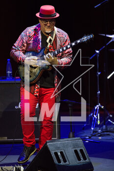 31/03/2023 - Australian jazz/fusion guitarist Frank Gambale during the Frank Gambale & All Stars Band concert in Rome, Italy on March 31, 2023 - FRANK GAMBALE & ALL STARS BAND - CONCERT - CONCERTI - CANTANTI E ARTISTI STRANIERI