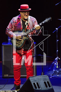 31/03/2023 - Australian jazz/fusion guitarist Frank Gambale during the Frank Gambale & All Stars Band concert in Rome, Italy on March 31, 2023 - FRANK GAMBALE & ALL STARS BAND - CONCERT - CONCERTI - CANTANTI E ARTISTI STRANIERI