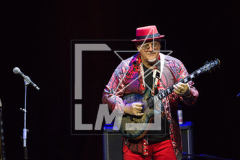 31/03/2023 - Australian jazz/fusion guitarist Frank Gambale during the Frank Gambale & All Stars Band concert in Rome, Italy on March 31, 2023 - FRANK GAMBALE & ALL STARS BAND - CONCERT - CONCERTI - CANTANTI E ARTISTI STRANIERI