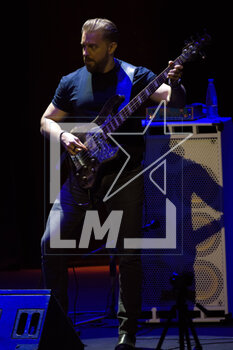 31/03/2023 - Hadrien Feraud during the Frank Gambale & All Stars Band concert in Rome, Italy on March 31, 2023 - FRANK GAMBALE & ALL STARS BAND - CONCERT - CONCERTI - CANTANTI E ARTISTI STRANIERI