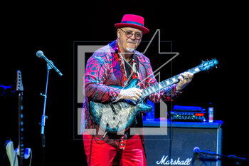 31/03/2023 - Australian jazz/fusion guitarist Frank Gambale during the Frank Gambale & All Stars Band concert in Rome, Italy on March 31, 2023 - FRANK GAMBALE & ALL STARS BAND - CONCERT - CONCERTI - CANTANTI E ARTISTI STRANIERI