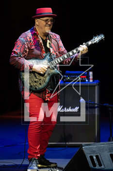 31/03/2023 - Australian jazz/fusion guitarist Frank Gambale during the Frank Gambale & All Stars Band concert in Rome, Italy on March 31, 2023 - FRANK GAMBALE & ALL STARS BAND - CONCERT - CONCERTI - CANTANTI E ARTISTI STRANIERI