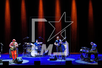 31/03/2023 - Australian jazz/fusion guitarist Frank Gambale, Gergo Borlai, Hadrien Feraud and Jerry Leonide during the Frank Gambale & All Stars Band concert in Rome, Italy on March 31, 2023 - FRANK GAMBALE & ALL STARS BAND - CONCERT - CONCERTI - CANTANTI E ARTISTI STRANIERI