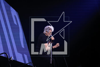 2023-04-28 - Roger Waters, bassist, songwriter and former member of the rock band Pink Floyd performing on stage in Bologna, April 28, 2023, Italy, during his european tour. Photo Michele Nucci - ROGER WATERS - FAREWELL TOUR - CONCERTS - SINGER AND ARTIST