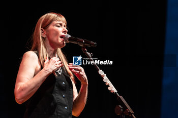 2023-07-12 - Suzanne Vega performs live - SUZANNE VEGA - CONCERTS - SINGER AND ARTIST