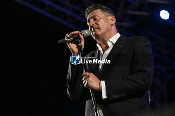 2023-06-25 - Tony Hadley is MAD ABOUT YOU - with THE FABULOUS TH BAND, at Teatro Romano di Ostia Antica, 35th June 2023, Rome, Italy. - TONY HADLEY - MADE ABOUT YOU  - CONCERTS - SINGER AND ARTIST