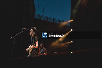 2023-07-05 - James Bay singing on stage - JAMES BAY - LIVE AT ROMA SUMMER FEST - CONCERTS - SINGER AND ARTIST
