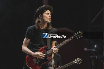 2023-07-05 - James Bay playing guitar - JAMES BAY - LIVE AT ROMA SUMMER FEST - CONCERTS - SINGER AND ARTIST