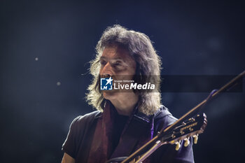 2023-07-08 - Steve Hackett performs during the concert 'Genesis Revisited' on July 8, 2023 at Teatro Romano Ostia Antica in Rome, Italy - STEVE HACKETT - GENESIS REVISITED - CONCERTS - SINGER AND ARTIST