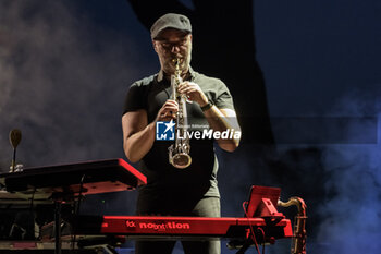 2023-07-08 - Rob Townsend performs during the concert 'Steve Hackett Genesis Revisited' on July 8, 2023 at Teatro Romano Ostia Antica in Rome, Italy - STEVE HACKETT - GENESIS REVISITED - CONCERTS - SINGER AND ARTIST