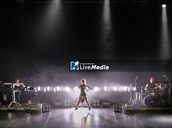 2023-07-09 - Lindsey Stirling during the live performance in Verona, Teatro Romano in Rumors Festival, 9 July 2023 - LINDSEY STIRLING  - LIVE 2023 - CONCERTS - SINGER AND ARTIST