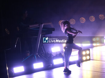2023-07-09 - Lindsey Stirling during the live performance in Verona, Teatro Romano in Rumors Festival, 9 July 2023 - LINDSEY STIRLING  - LIVE 2023 - CONCERTS - SINGER AND ARTIST