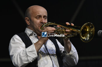 2023-07-11 - Bokan Stankovic during The Goran Bregovic Wedding and Funeral Band during the Live Concert at Villa Ada 2023, July 11th 2023 Rome, Italy - THE GORAN BREGOVIC WEDDING AND FUNERAL BAND - CONCERTS - SINGER AND ARTIST