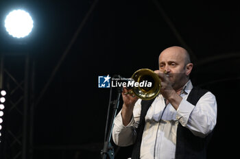 2023-07-11 - Bokan Stankovic during The Goran Bregovic Wedding and Funeral Band during the Live Concert at Villa Ada 2023, July 11th 2023 Rome, Italy - THE GORAN BREGOVIC WEDDING AND FUNERAL BAND - CONCERTS - SINGER AND ARTIST