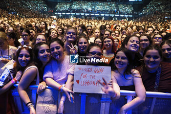 2023-10-09 - Luis Tomlinson's fans waiting for the show “Faith in the future world tour 2023” in Bologna, Italy, October 9, 2023 at Unipol Arena - photo: Michele Nucci - LUIS TOMLINSON - “FAITH IN THE FUTURE 2023 TOUR”. - CONCERTS - SINGER AND ARTIST