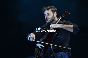2023-10-20 - Hauser during the Tour Rebel With a Cello, 20 October 2023 at Palazzo dello Sport, in Rome, Italy. - HAUSER REBEL WITH A CELLO - CONCERTS - SINGER AND ARTIST