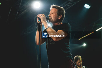 2023-11-18 - David Duchovny - DAVID DUCHOVNY - CONCERTS - SINGER AND ARTIST