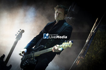 2023-06-28 - CARLOS DENGLER PLAY BASS - INTERPOL LIVE IN ROME - CONCERTS - SINGER AND ARTIST