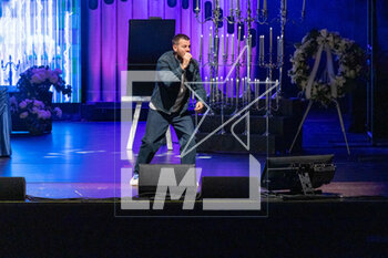 2023-03-28 - Alessandro Cattelan on stage - ALESSANDRO CATTELAN - SALUTAVA SEMPRE - THEATRE - SHOWS