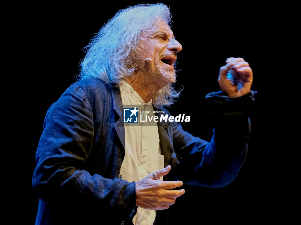 Alessandro Bergonzoni - Capolavorare - Lectio sulla Crealtà - TEATRO - SPETTACOLI