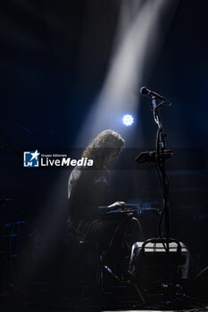 2024-01-23 - Alessandro Errichetti performs during Pink Floyd Legend live during Pink Floyd Legend Week show on stage of Teatro Olimpico - PYNK FLOYD LEGEND - THE DARK SIDE OF THE MOON - CONCERTS - ITALIAN MUSIC BAND