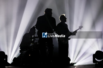 2024-04-03 - The Kolors band performs live on stage during THE KOLORS at  Forum on April 03, 2024 in Assago, Italy - THE KOLORS - CONCERTS - ITALIAN MUSIC BAND