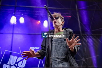 2024-06-20 - Lorenzo Kruger - frontman of Nobraino band -performing live - NOBRAINO - 'ANIMALI DA PALCOSCENICO' TOUR ESTIVO - CONCERTS - ITALIAN MUSIC BAND