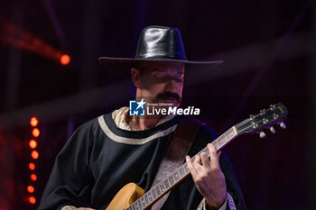 2024-06-20 - Marco Simone Fabbri (Nestor) of Nobraino band -performing live - NOBRAINO - 'ANIMALI DA PALCOSCENICO' TOUR ESTIVO - CONCERTS - ITALIAN MUSIC BAND