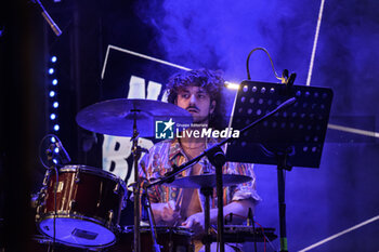 2024-06-20 - Samuele Vichi (Il Vix) of Nobraino band -performing live - NOBRAINO - 'ANIMALI DA PALCOSCENICO' TOUR ESTIVO - CONCERTS - ITALIAN MUSIC BAND