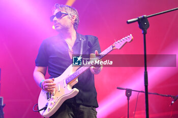 2024-07-01 - Gianmarco Amicarelli of The Lira performs opening The Libertines Tour 2024 at Villa Ada Estate 2024, on July 1, 2024 in Rome, Italy. - THE LIRA LIVE TOUR 2024 - CONCERTS - ITALIAN MUSIC BAND