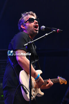 2024-07-01 - Gianmarco Amicarelli of The Lira performs opening The Libertines Tour 2024 at Villa Ada Estate 2024, on July 1, 2024 in Rome, Italy. - THE LIRA LIVE TOUR 2024 - CONCERTS - ITALIAN MUSIC BAND