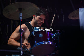 2024-07-01 - Valerio Giovanardi of The Lira performs opening The Libertines Tour 2024 at Villa Ada Estate 2024, on July 1, 2024 in Rome, Italy. - THE LIRA LIVE TOUR 2024 - CONCERTS - ITALIAN MUSIC BAND