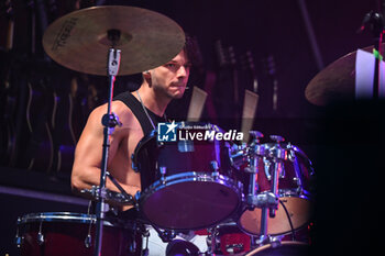 2024-07-01 - Valerio Giovanardi of The Lira performs opening The Libertines Tour 2024 at Villa Ada Estate 2024, on July 1, 2024 in Rome, Italy. - THE LIRA LIVE TOUR 2024 - CONCERTS - ITALIAN MUSIC BAND