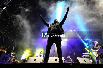 2024-07-01 - Riccardo Luciano Carotenuto of The Lira performs opening The Libertines Tour 2024 at Villa Ada Estate 2024, on July 1, 2024 in Rome, Italy. - THE LIRA LIVE TOUR 2024 - CONCERTS - ITALIAN MUSIC BAND