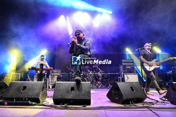 2024-07-01 - Riccardo Luciano Carotenuto of The Lira performs opening The Libertines Tour 2024 at Villa Ada Estate 2024, on July 1, 2024 in Rome, Italy. - THE LIRA LIVE TOUR 2024 - CONCERTS - ITALIAN MUSIC BAND