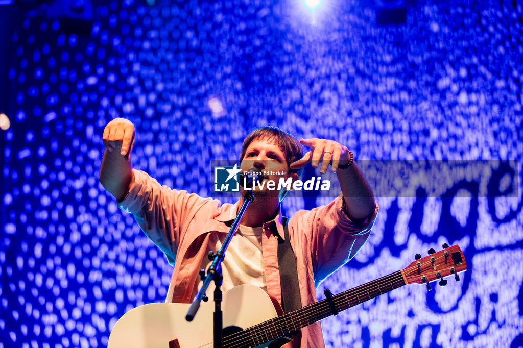 Eugenio in Via di Gioia - CONCERTS - ITALIAN MUSIC BAND