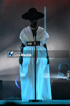 2024-06-20 - Skye Edwards during the Morcheeba Concert at Temple of Venus,Coliseum Archaeological Park in Rome, Italy on June 20th, 2024 - MORCHEEBA TOUR 2024 - CONCERTS - MUSIC BAND