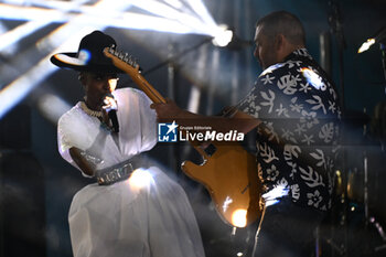 2024-06-20 - Skye Edwards and Ross Godfrey during the Morcheeba Concert at Temple of Venus,Coliseum Archaeological Park in Rome, Italy on June 20th, 2024 - MORCHEEBA TOUR 2024 - CONCERTS - MUSIC BAND