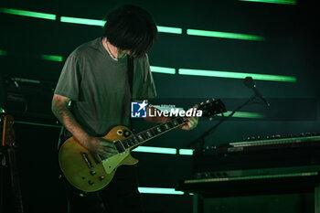 2024-06-24 - Jonny Greenwood of The Smile performs during The Smile Live in Europe 2024 Tour at Cavea of Auditorium Parco della Musica, on June 24, 2024 in Rome, Italy. - THE SMILE SUMMER 2024 - CONCERTS - MUSIC BAND