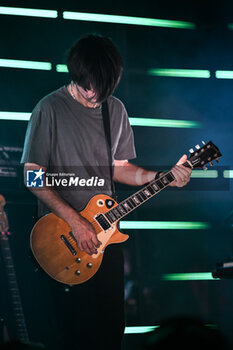 2024-06-24 - Jonny Greenwood of The Smile performs during The Smile Live in Europe 2024 Tour at Cavea of Auditorium Parco della Musica, on June 24, 2024 in Rome, Italy. - THE SMILE SUMMER 2024 - CONCERTS - MUSIC BAND