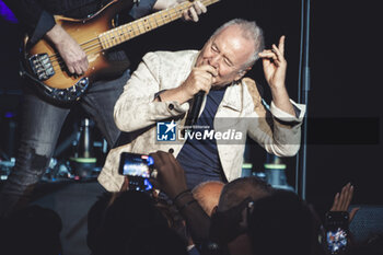 2024-06-28 - Jim Kerr of the group Simple Minds during the Global Tour 2024, 28 June 2024, Auditorium Parco della Musica, Rome, Italy. - SIMPLE MINDS - GLOBAL TOUR 2024 - CONCERTS - MUSIC BAND