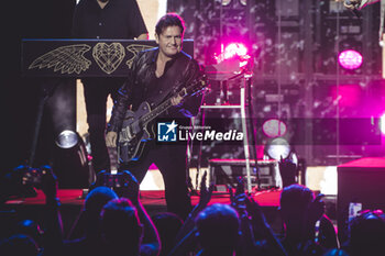 2024-06-28 - Charlie Burchill of the group Simple Minds during the Global Tour 2024, 28 June 2024, Auditorium Parco della Musica, Rome, Italy. - SIMPLE MINDS - GLOBAL TOUR 2024 - CONCERTS - MUSIC BAND