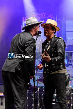 2024-07-01 - Pete Doherty and Carl Barat of The Libertines performs during Tour 2024 at Villa Ada Estate 2024, on July 1, 2024 in Rome, Italy. - THE LIBERTINES TOUR 2024 - CONCERTS - MUSIC BAND