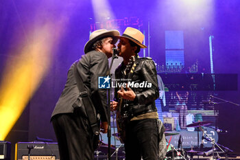 2024-07-01 - Pete Doherty and Carl Barat of The Libertines performs during Tour 2024 at Villa Ada Estate 2024, on July 1, 2024 in Rome, Italy. - THE LIBERTINES TOUR 2024 - CONCERTS - MUSIC BAND