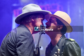 01/07/2024 - Pete Doherty and Carl Barat of The Libertines performs during Tour 2024 at Villa Ada Estate 2024, on July 1, 2024 in Rome, Italy. - THE LIBERTINES TOUR 2024 - CONCERTI - BAND STRANIERE