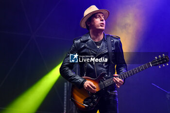 2024-07-01 - Carl Barat of The Libertines performs during Tour 2024 at Villa Ada Estate 2024, on July 1, 2024 in Rome, Italy. - THE LIBERTINES TOUR 2024 - CONCERTS - MUSIC BAND